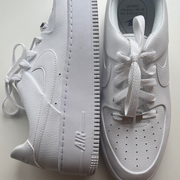 Size 9.5 - Nike Air Force 1 Sage Low Triple White W - Picture 1 of 8